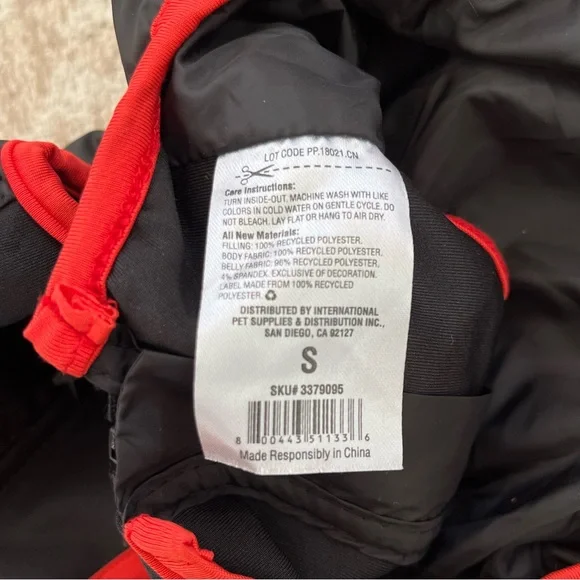 Reddy Petco Pet cat/dog puffer vest black with red trim S - Picture 6 of 9